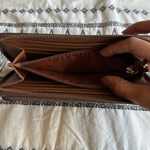 COACH Wallet/Wristlet - Picture 5 of 9